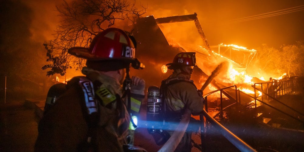 Los Angeles Wildfires Proceed to Unfold, Burning Over 39,000 Acres