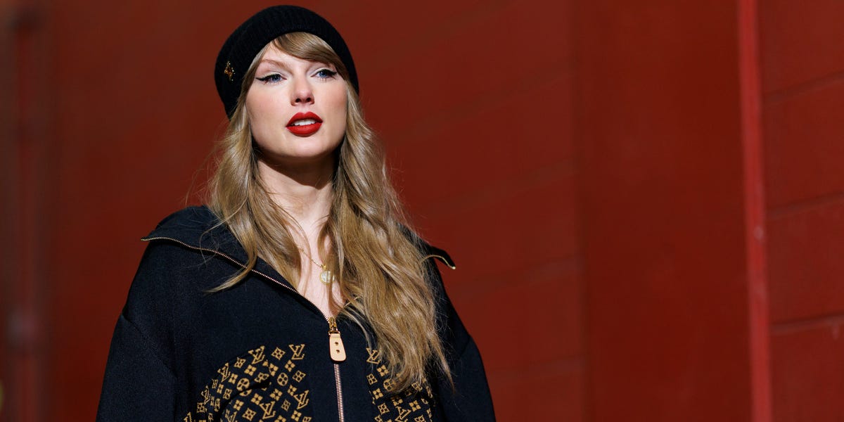 Taylor Swift’s ,000 Outfit Introduced Again a Controversial Pattern