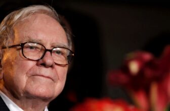 Buffett’s Berkshire Reduce Financial institution of America Stake and Dumped Financial institution Shares