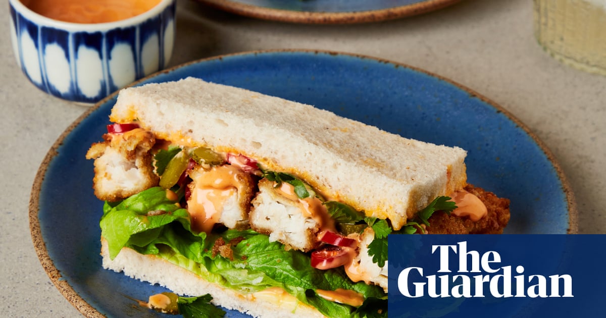 Lara Lee’s fish finger and sriracha mayo sandwich – recipe | Fish