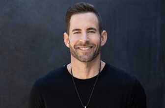 Tarek El Moussa Shares His Classes for Success in Actual Property