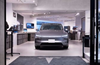 Tesla’s Robotaxi Debut Will Have a Lot of Teleoperators, Analyst Says